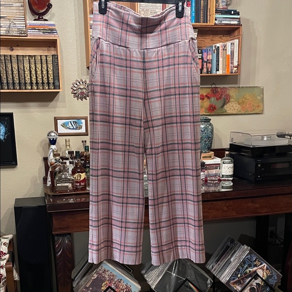 CAbi 6269 Play date Crop Pants - Picture 5 of 6